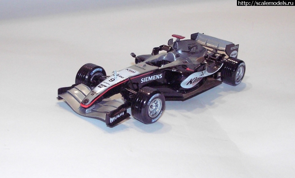 TEAM MACLAREN MERCEDES MP4-20 1:24 "REVELL"  