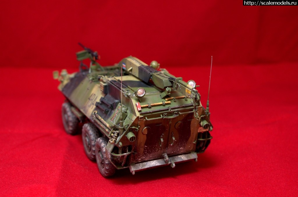 #1230820/ Trumpeter  AVGP Husky (early) 1:35 - !  