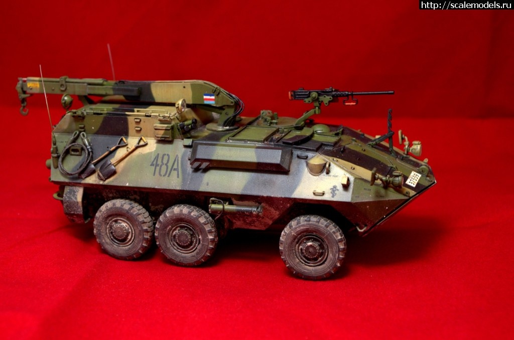 #1230820/ Trumpeter  AVGP Husky (early) 1:35 - !  