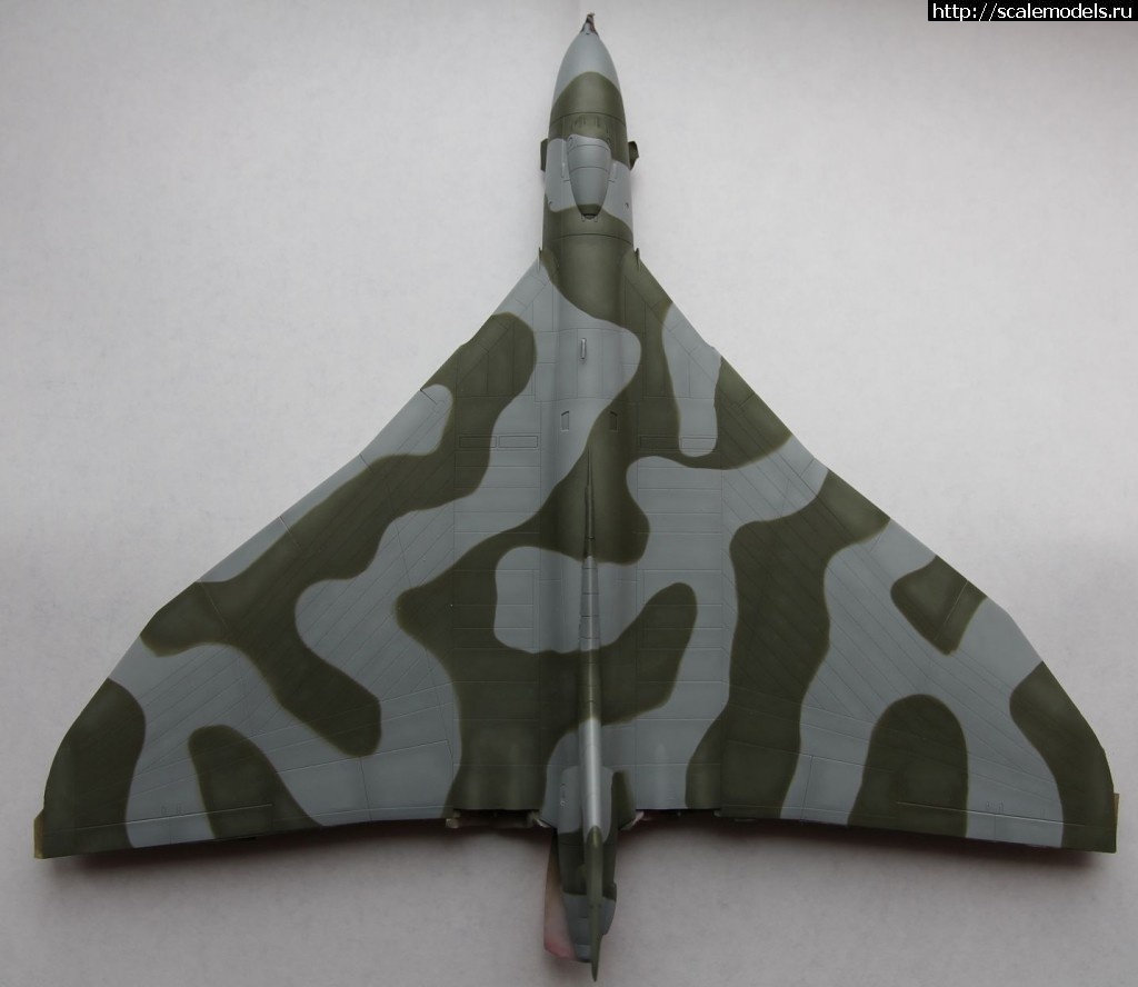 #1239559/ G.W.H. 1/144 Vulcan B.2  