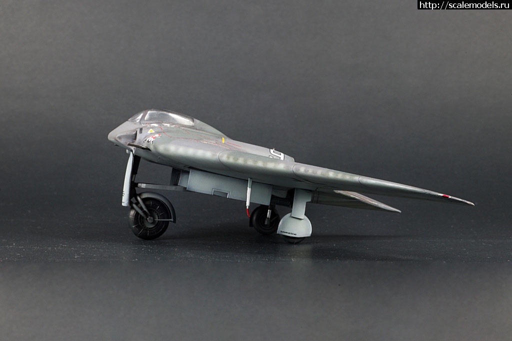 / Revell 1/72 Horten Ho IX ( Gotha Go 229)  