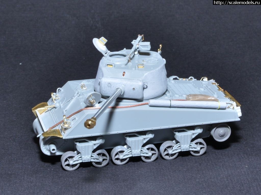 #1379459/  M4A2(76) Dragon 1/72-  