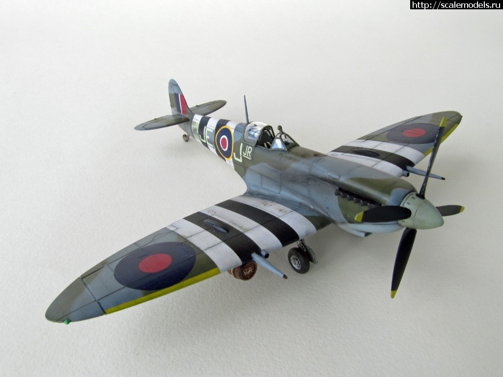 #1379711/ Spitfire Mk. IXe 1/72 Eduard   