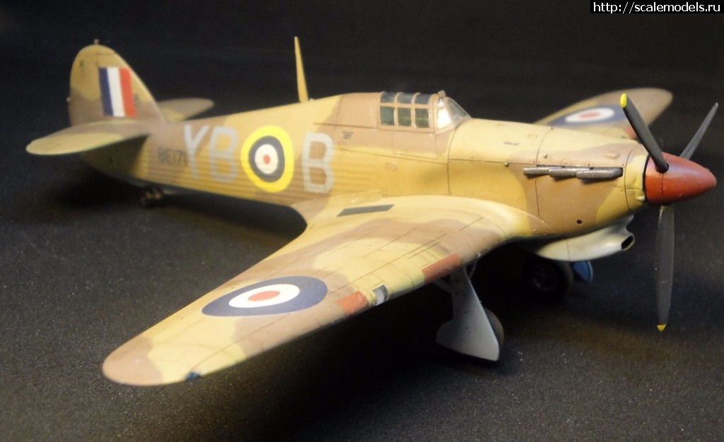 #1389862/ Revell 1/72 Hurricane IIB      