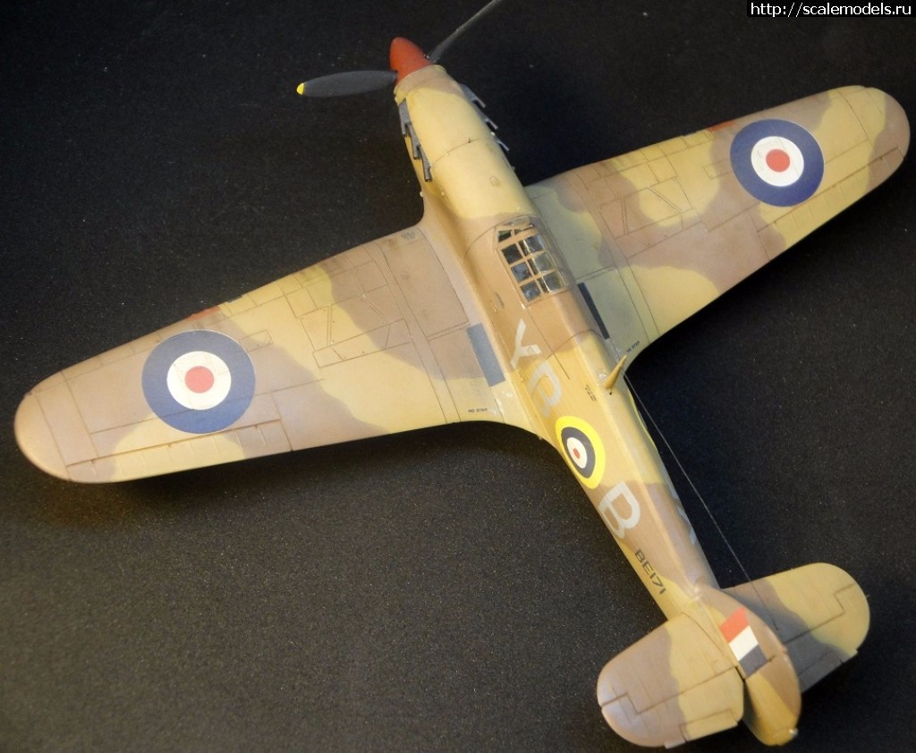 #1389862/ Revell 1/72 Hurricane IIB      