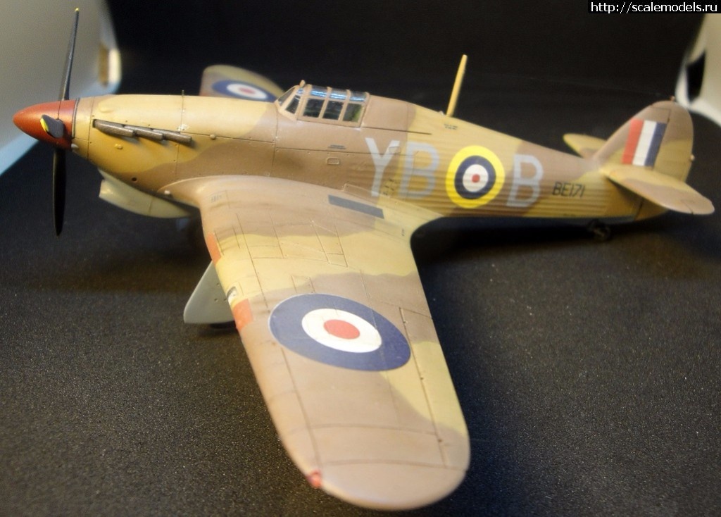 #1389862/ Revell 1/72 Hurricane IIB      