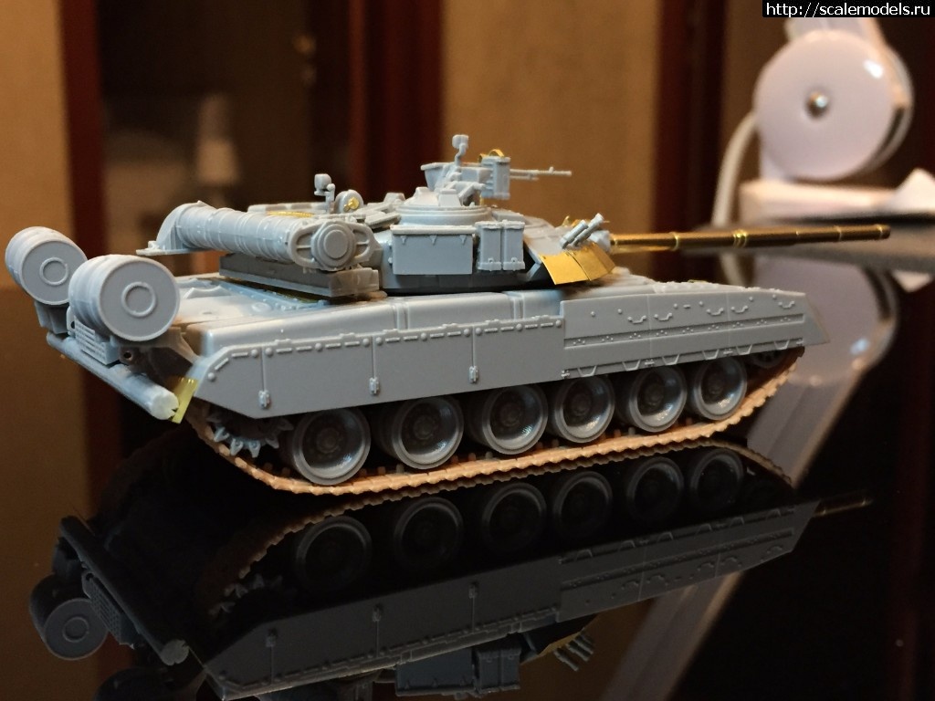  - Modelcollect T-80U 1/72 ()  