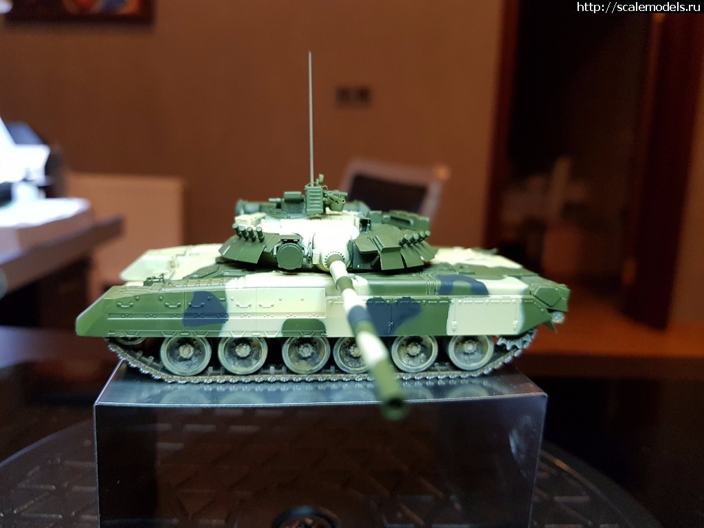 #1399739/  - Modelcollect T-80U 1/72 ()  