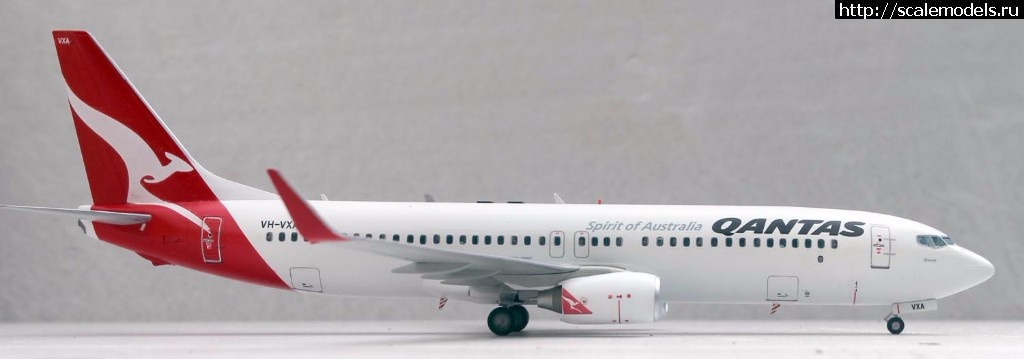#1414490/ 1/144  737-800 Qantas - !  
