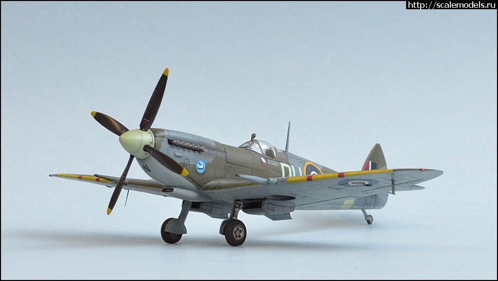 #1447878/ Spitfire Mk IXc 1/72 Eduard   
