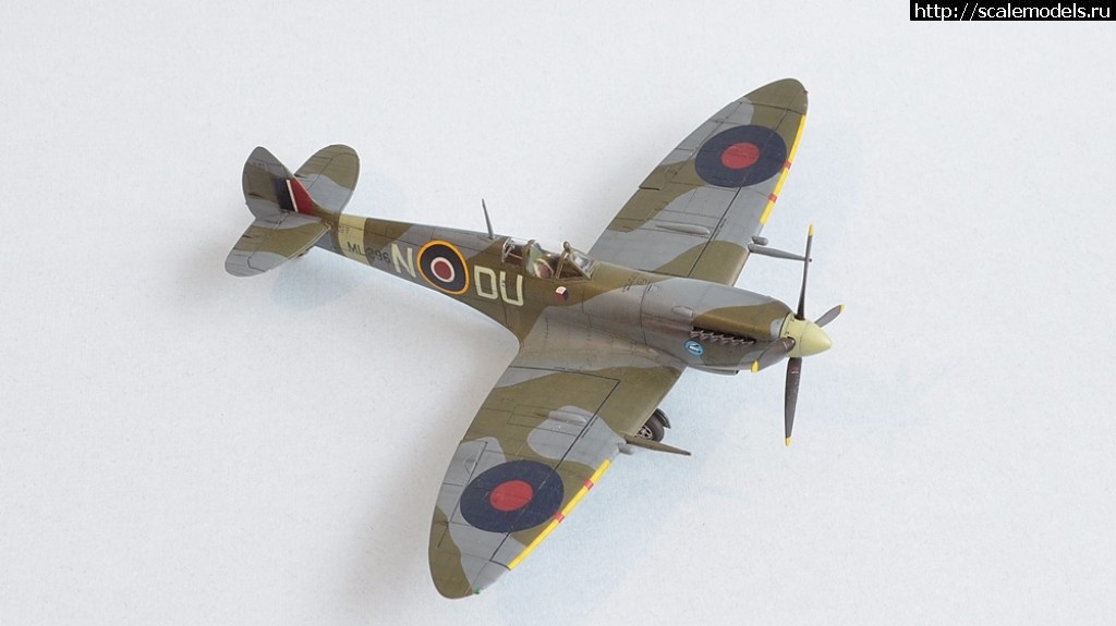 #1447878/ Spitfire Mk IXc 1/72 Eduard   