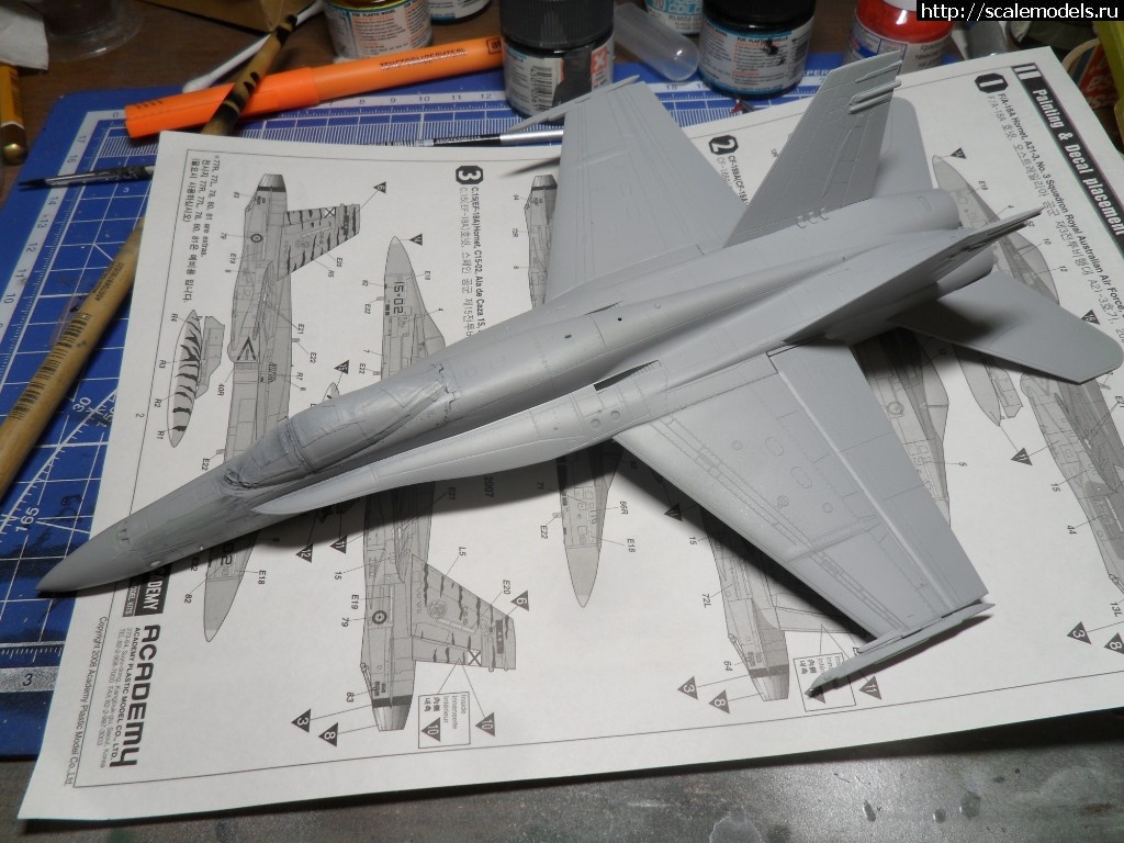 F/A-18A  1/72 Academy !  