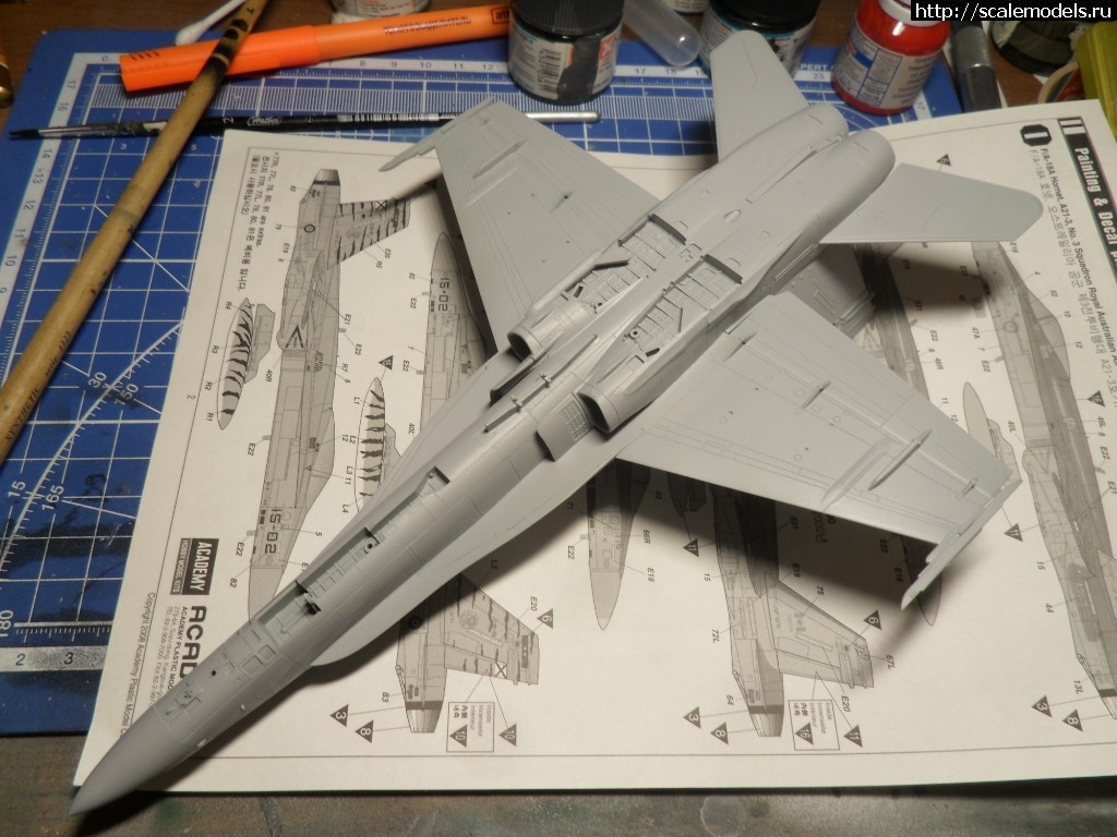 F/A-18A  1/72 Academy !  