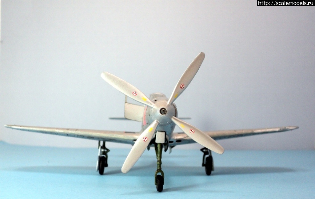 #1460964/ P-39 Q-25 Airacobra (RS Models 1/72)  .  