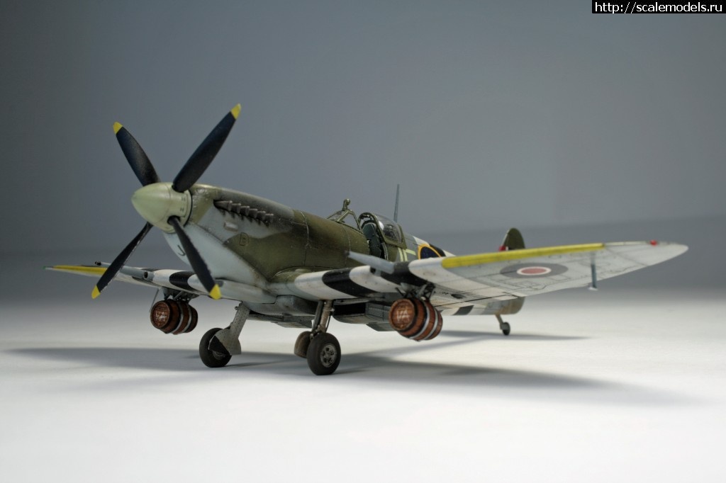 #1462521/ Spitfire Mk. IXe 1/72 Eduard   