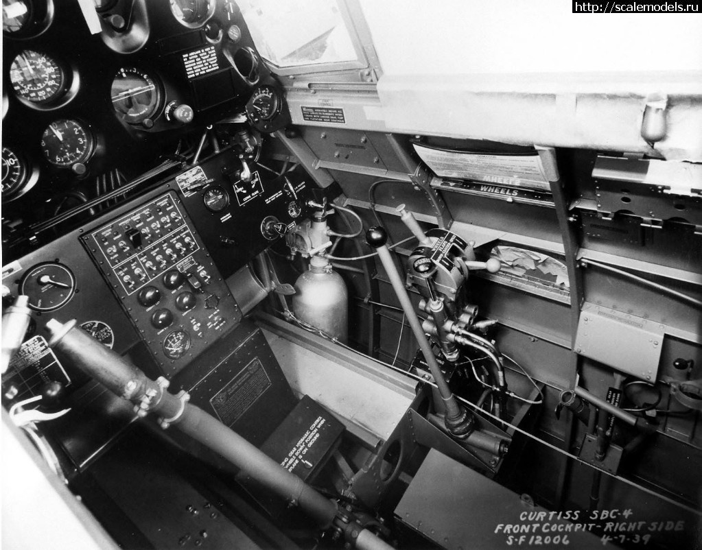 #1475429/ Curtiss SBC-4 Helldiver 1/72 Heller   