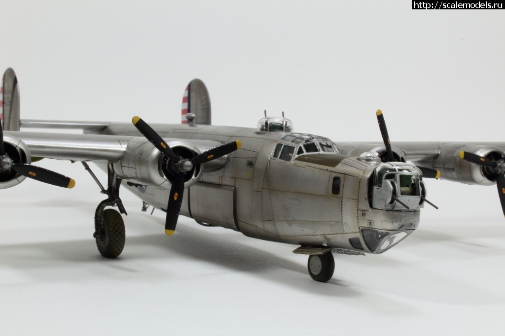 #1500383/ B-24J Hasegawa 1/72   