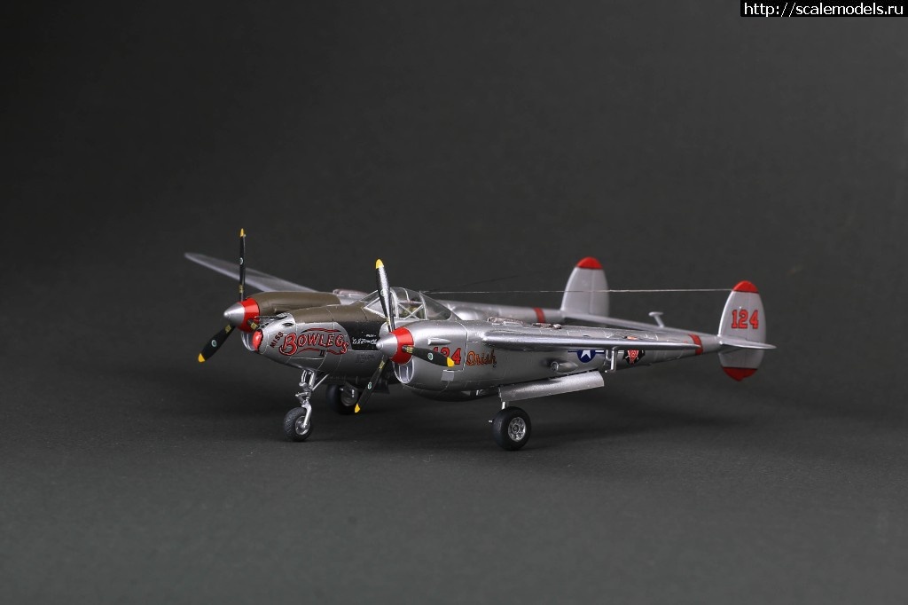 #1520187/ P-38L-5-LO 1/72 Hobby boss   