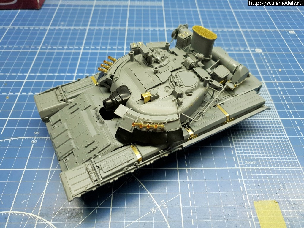 #1530091/ RPG Model 1/35 Russian MBT T-80U  