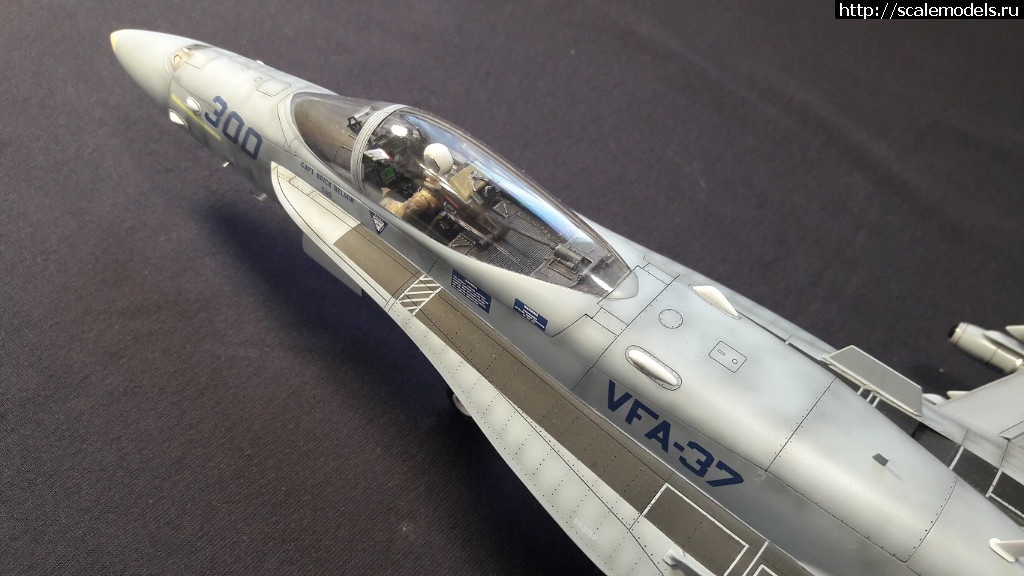 Academy 1/32 F/A-18C Hornet(#13288) -   