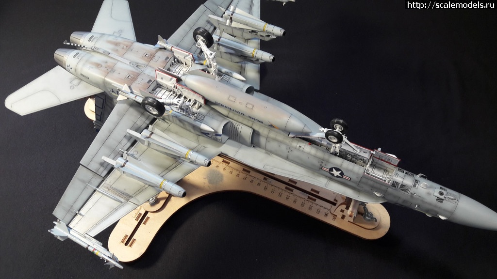 Academy 1/32 F/A-18C Hornet(#13288) -   