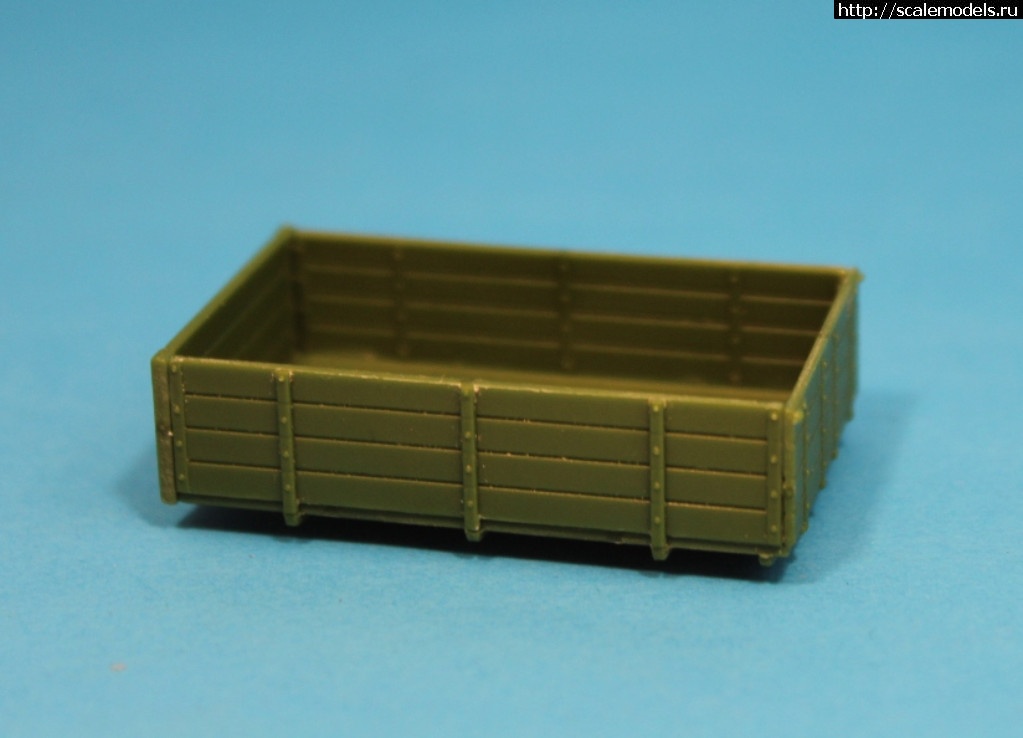 #1562480/ FWD Model B 3-ton Lorry (Roden 1/72) .  