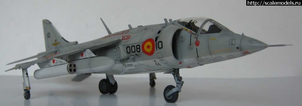 #1568142/ 1/72 AIRFIX AV-8S Matador_  