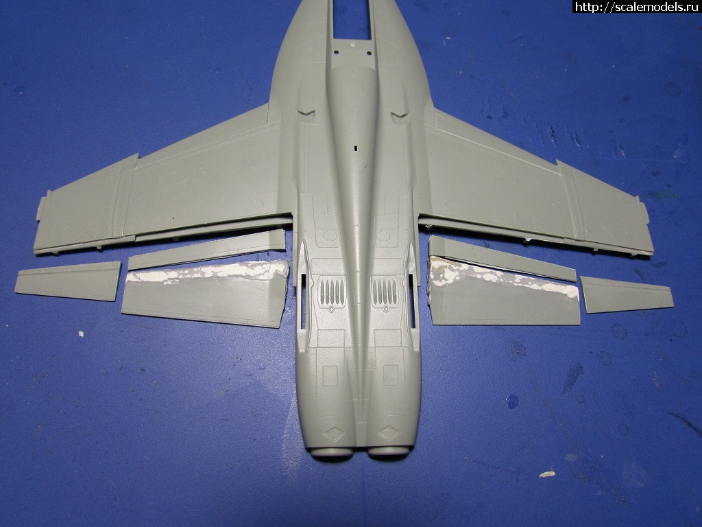 #1569787/ F/A-18F Super Hornet 1/72 Academy 'Jolly Rogers'  