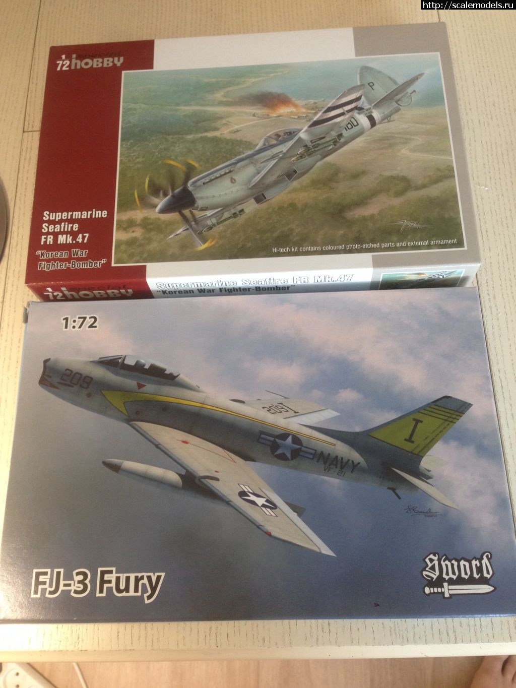 FJ-3 Fury  Sword 1:72 -    