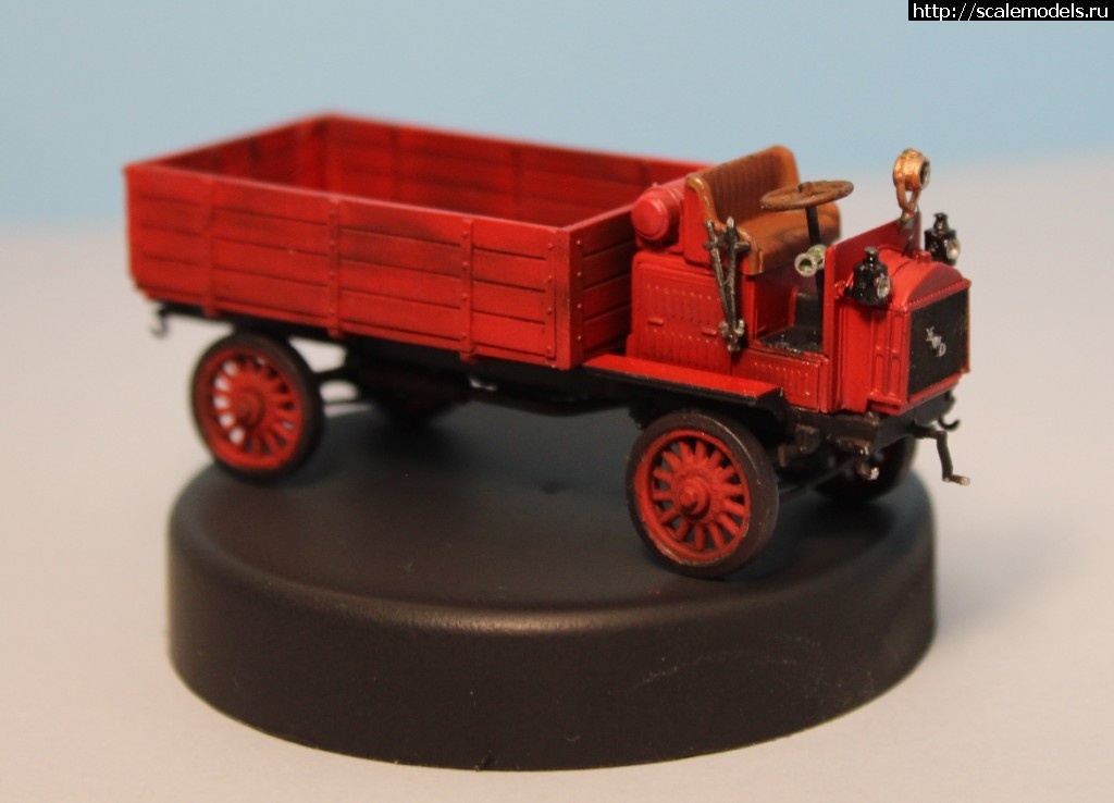 #1576856/ FWD Model B 3-ton Lorry (Roden 1/72) .  