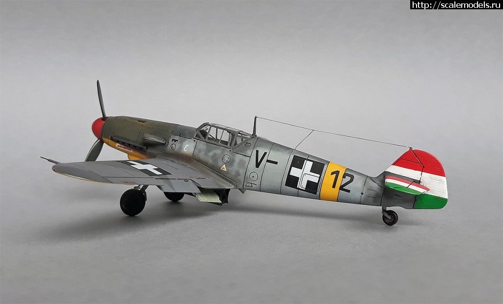 #1580918/ Messerschmitt Bf 109 F, AZ model, 1/72 .  