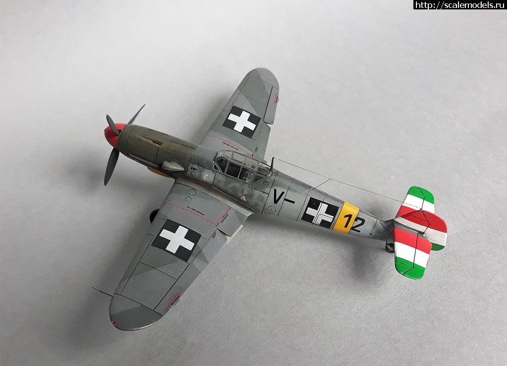 #1580918/ Messerschmitt Bf 109 F, AZ model, 1/72 .  