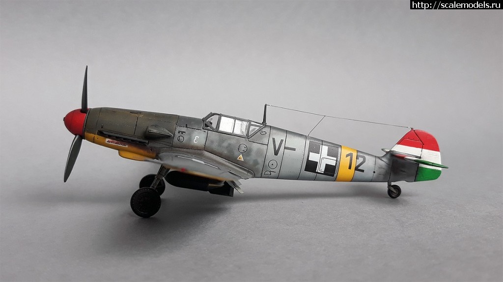 #1580918/ Messerschmitt Bf 109 F, AZ model, 1/72 .  