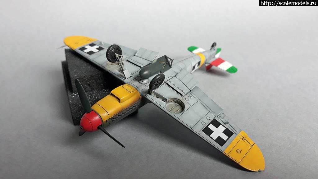 #1580918/ Messerschmitt Bf 109 F, AZ model, 1/72 .  