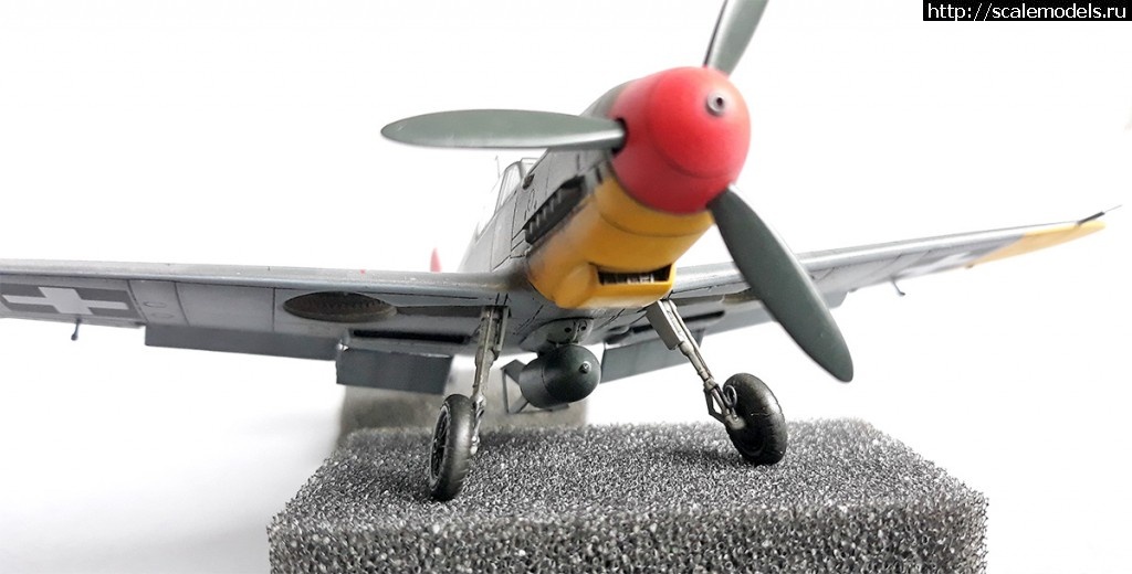 #1580918/ Messerschmitt Bf 109 F, AZ model, 1/72 .  