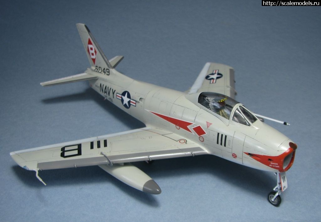 #1586133/ FJ-3 Fury  Sword 1:72 -    