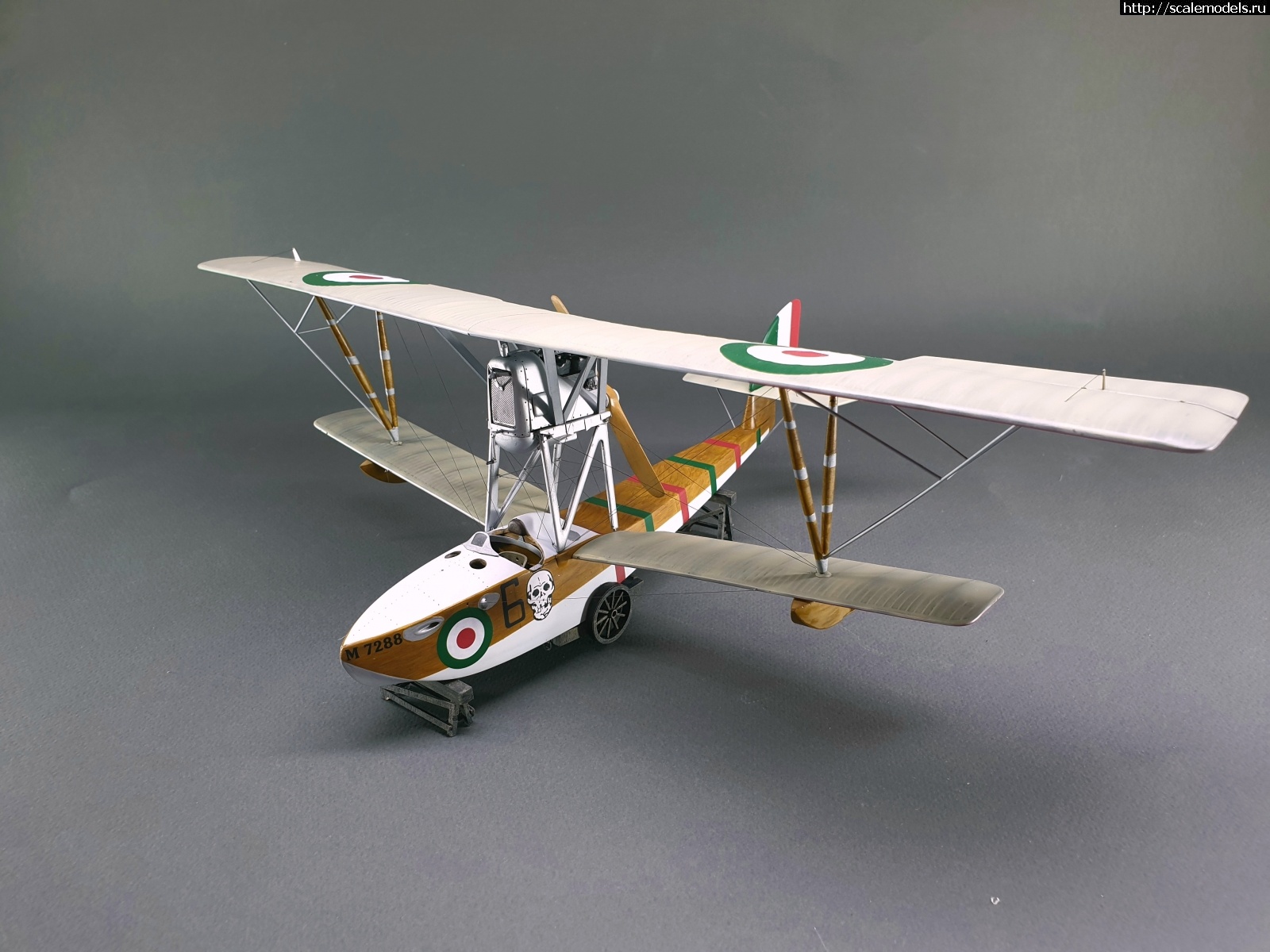 #1590210/ 1/32 Macchi M-5 HPH - !  