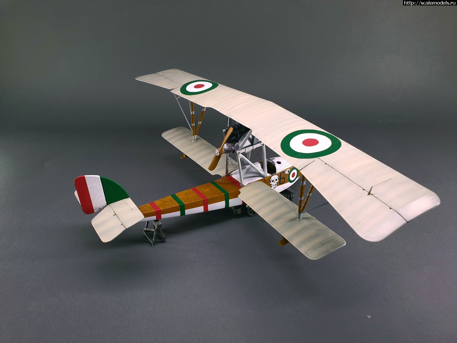 #1590210/ 1/32 Macchi M-5 HPH - !  