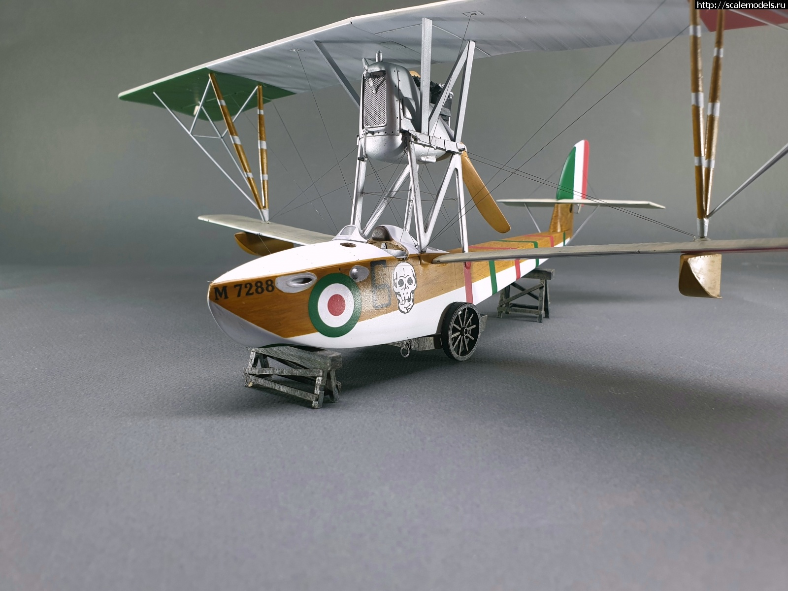 #1590210/ 1/32 Macchi M-5 HPH - !  