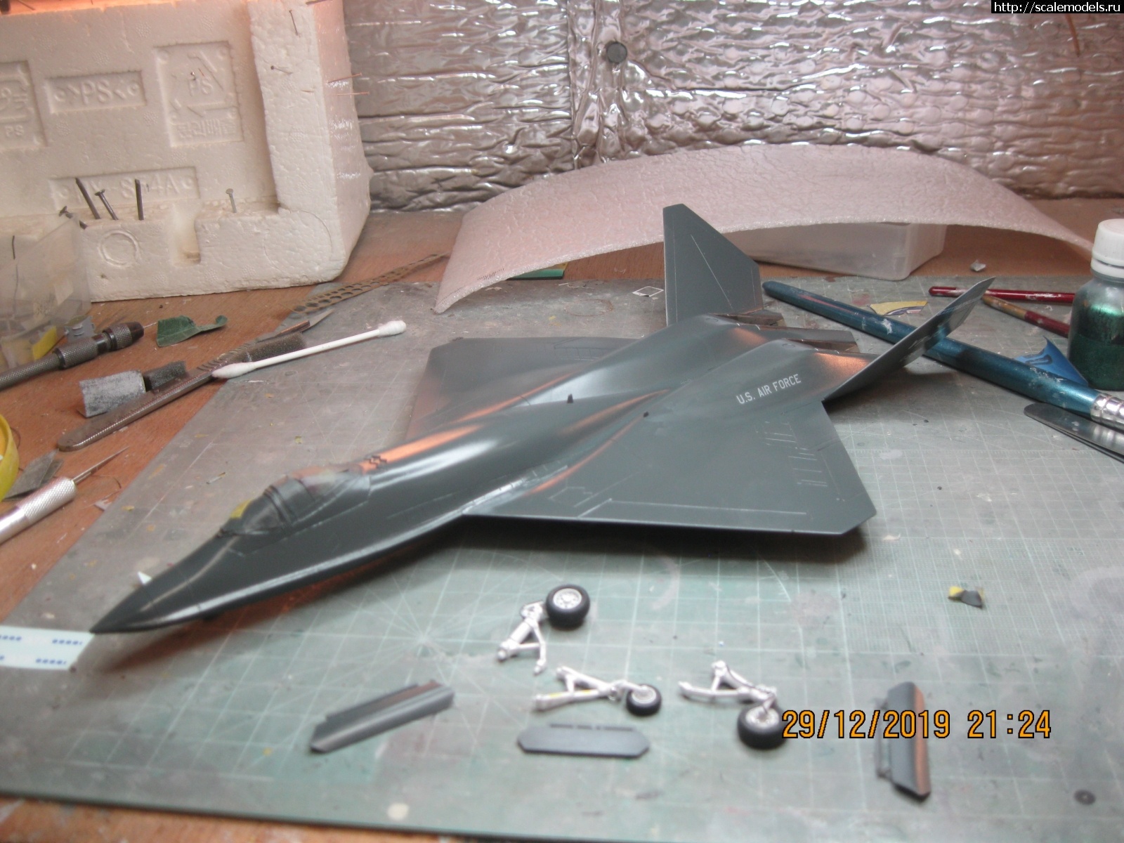 #1592140/  - Italeri YF-23  