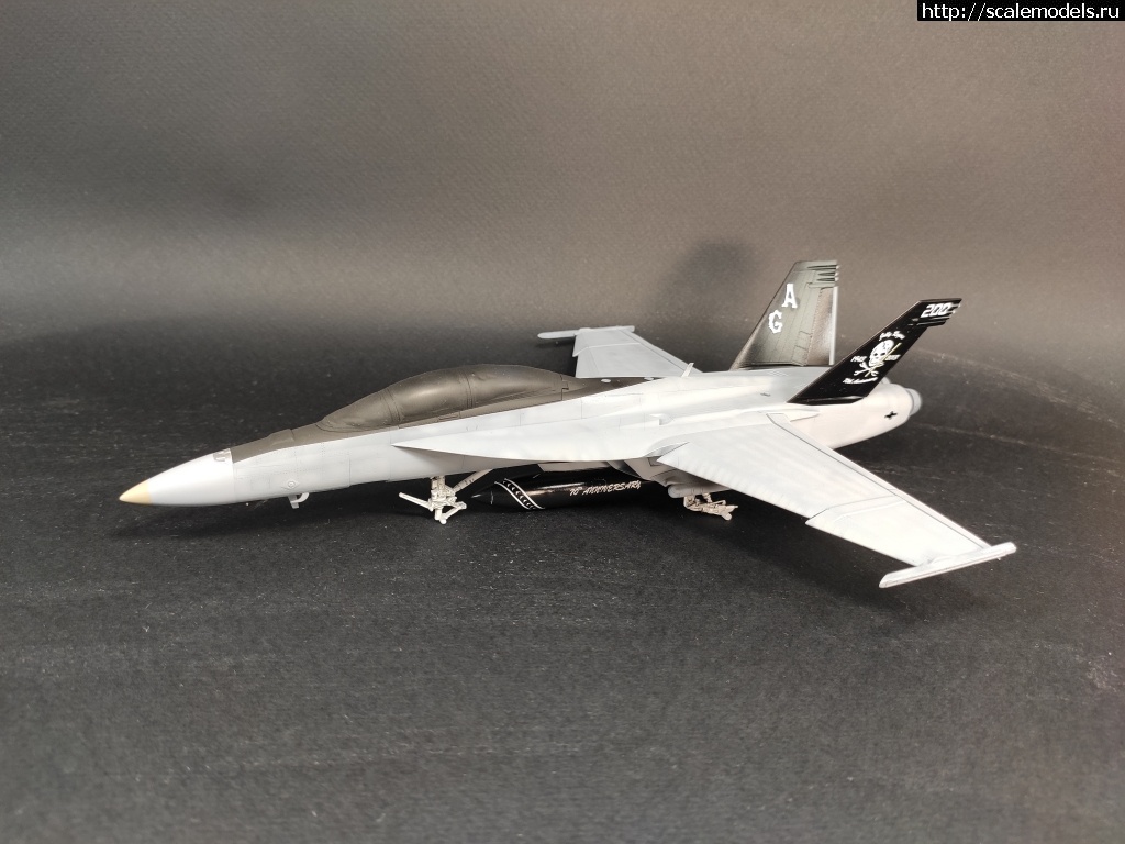 #1596390/ F/A-18F Super Hornet 1/72 Academy 'Jolly Rogers'  