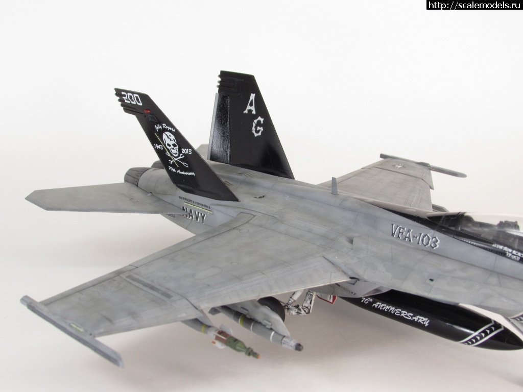 #1602233/ F/A-18F Super Hornet 1/72 Academy 'Jolly Rogers'  