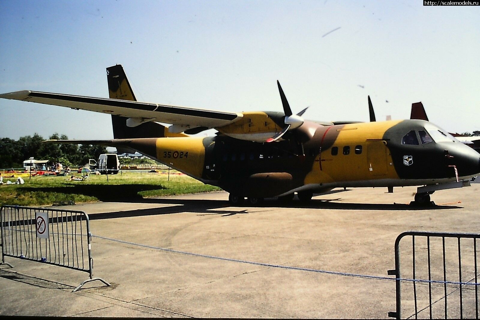 #1610488/ Airbus Military B-321 "El Cabron" 1/144   