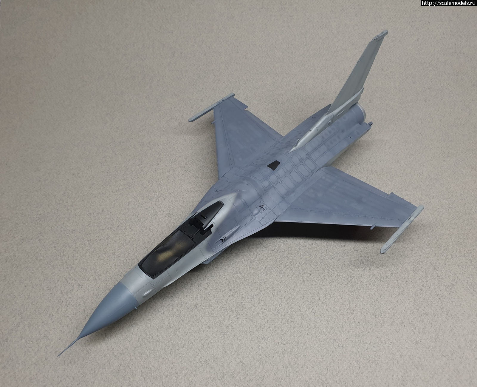 #1613204/ F-16CJ 1/48 Tamiya - !  