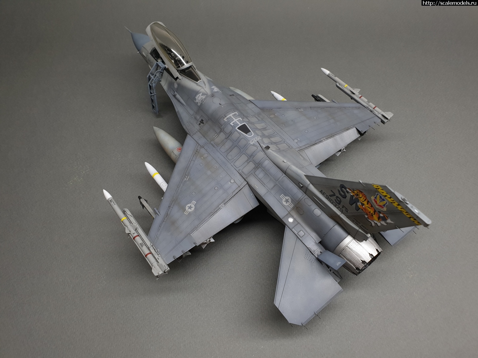 #1615307/ F-16CJ 1/48 Tamiya - !  