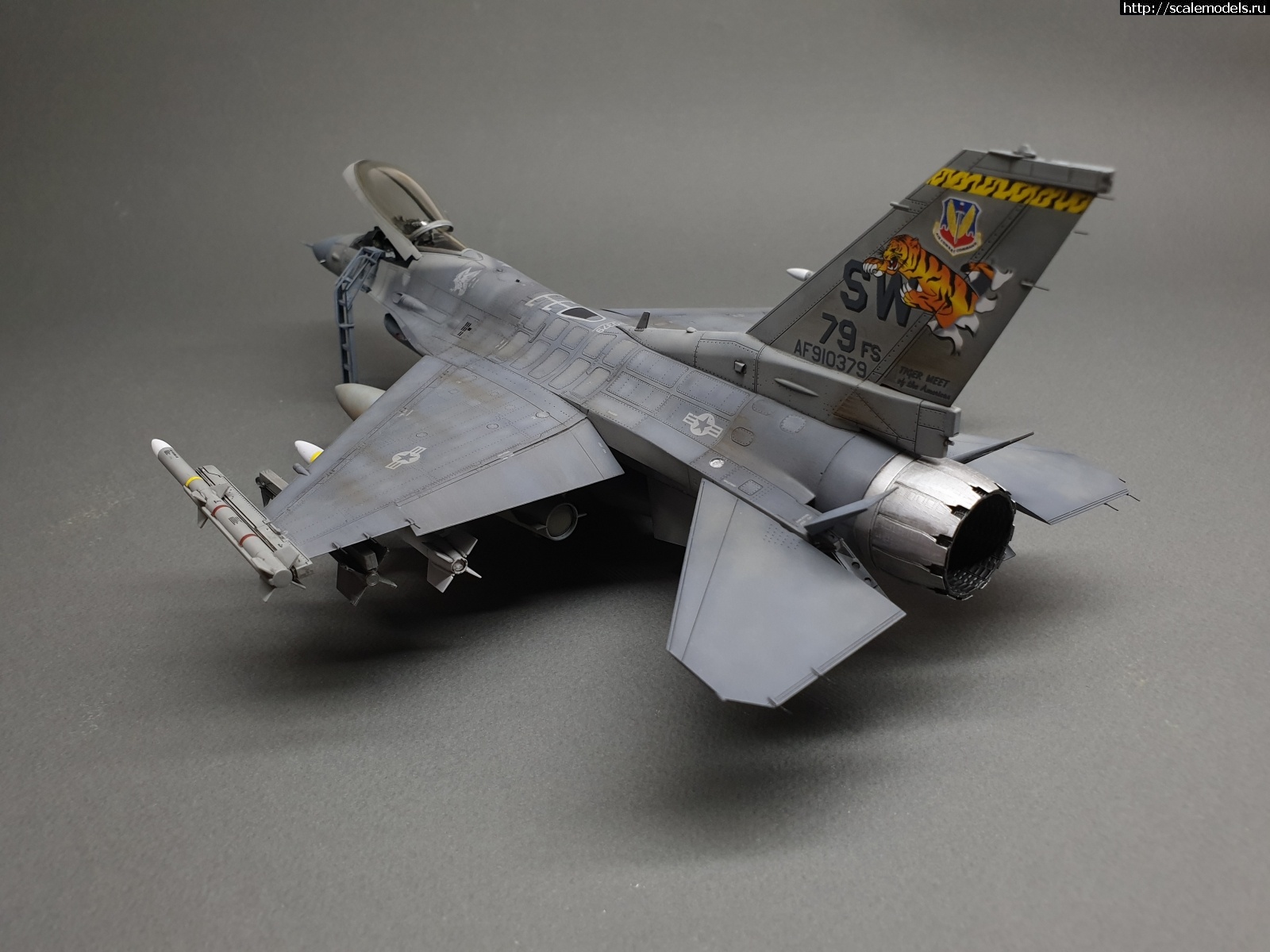 #1615307/ F-16CJ 1/48 Tamiya - !  