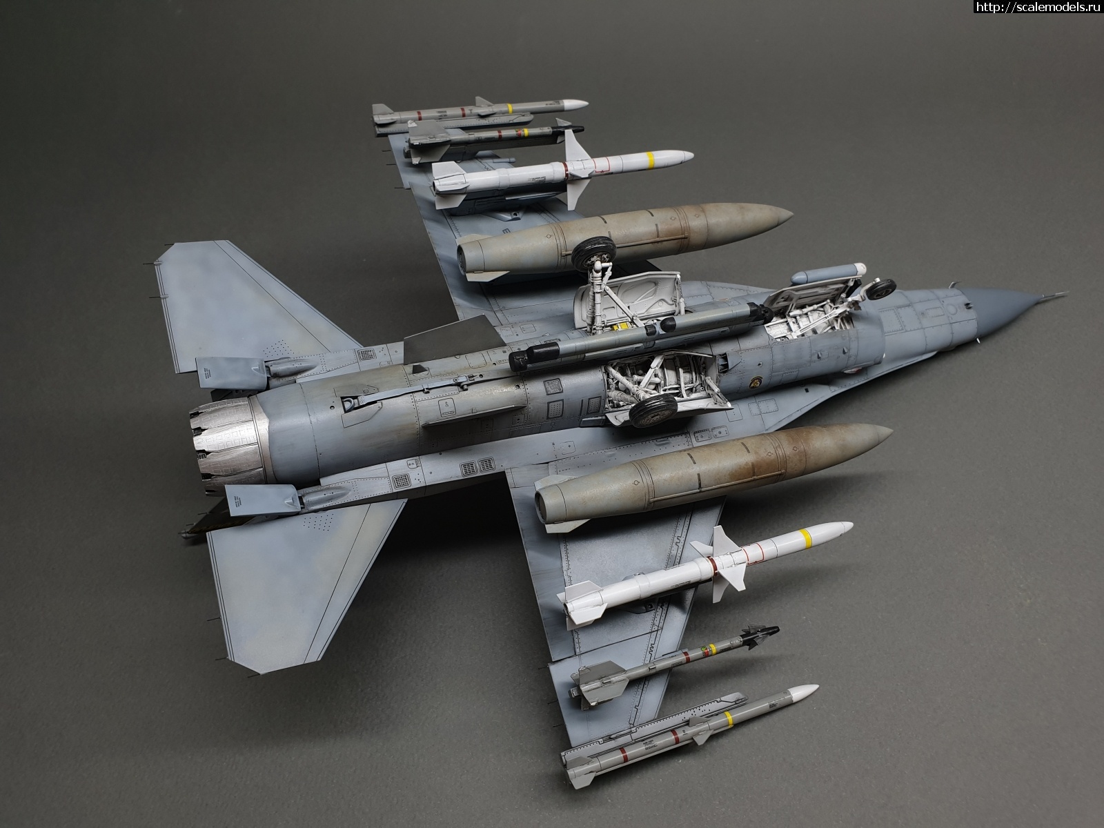 #1615307/ F-16CJ 1/48 Tamiya - !  