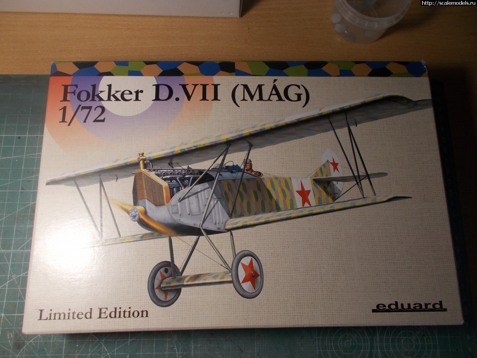 Fokker D. VII (MAG)  Eduard 1/72. .  