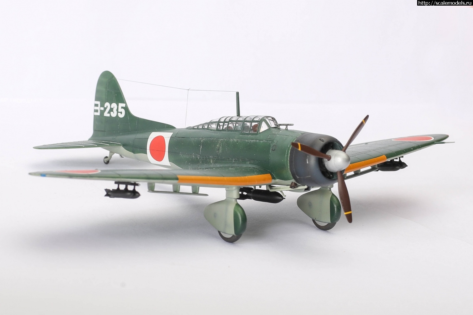 #1620113/ Aichi Type 99 model 22 Fujimi 1/72   