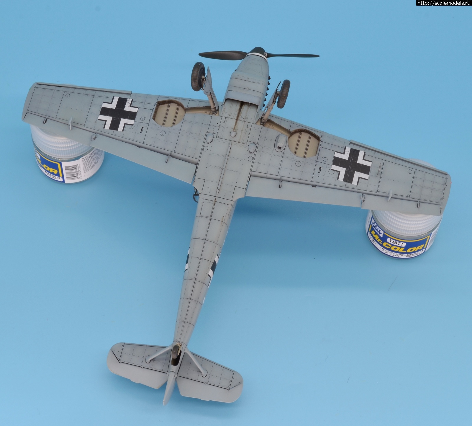 #1645076/ Bf 109 D 1/48 Modelsvit. .  